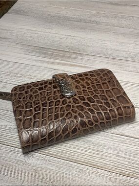 BRIGHTON Wallet Brown Croc Card ID Bifold Silver Zip Coin Nice!